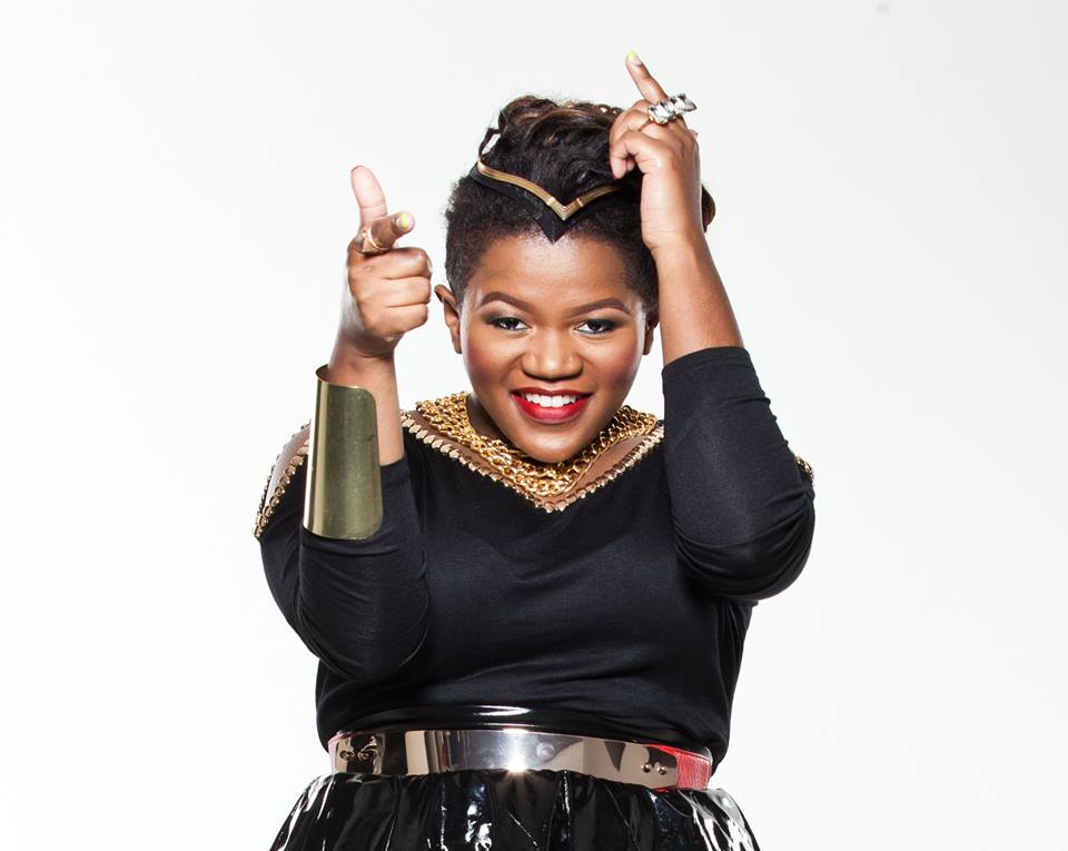Busiswa Curves Fan At Busy Signal Show, Torches Storm • #enthuse Magazine