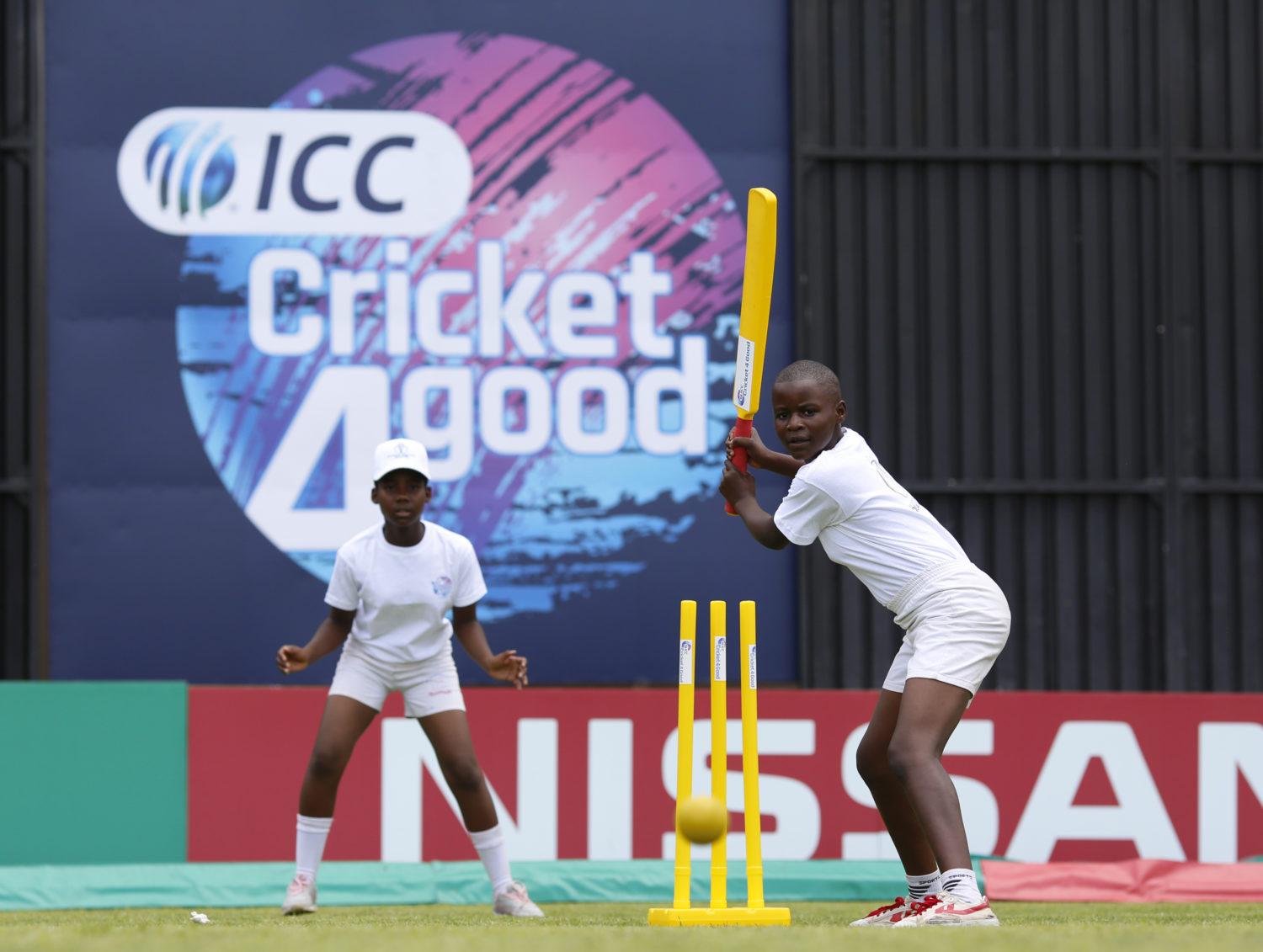Econet To Provide US$60K For Cricket in High Density Secondary Schools